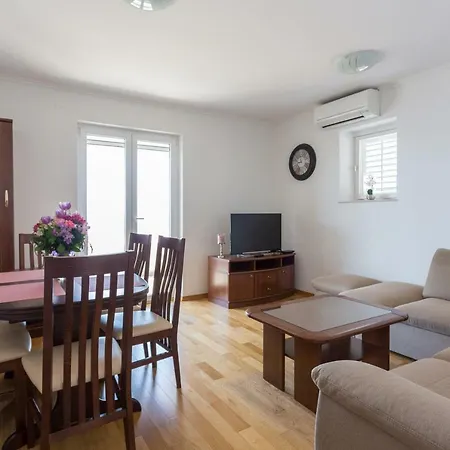 Jakov I Lucija - Sea View Terrace & Free Parking Apartman *