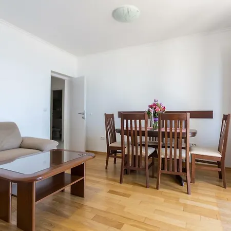 Jakov I Lucija - Sea View Terrace & Free Parking Apartman *