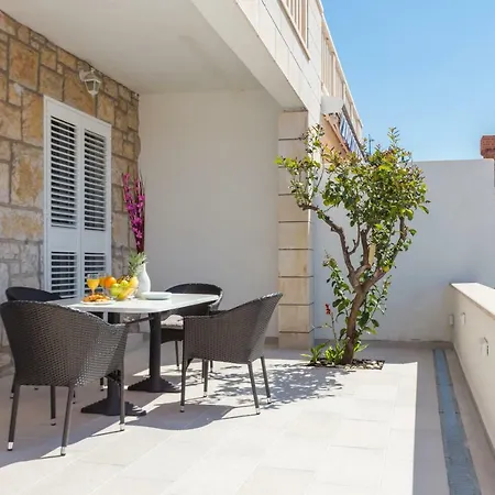 Apartment Jakov I Lucija