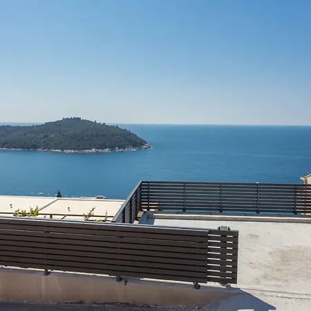 Jakov I Lucija - Sea View Terrace & Free Parking *
