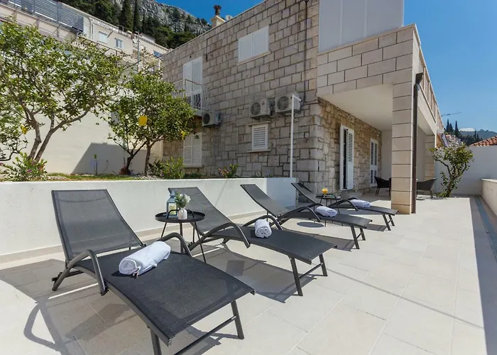 Апартаменты Jakov I Lucija *