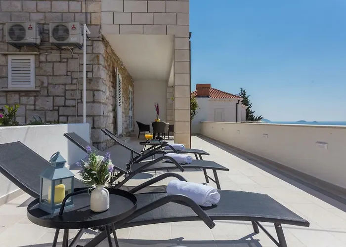 Jakov I Lucija Апартаменты *