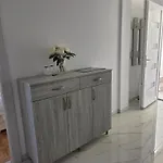 Jakov I Lucija